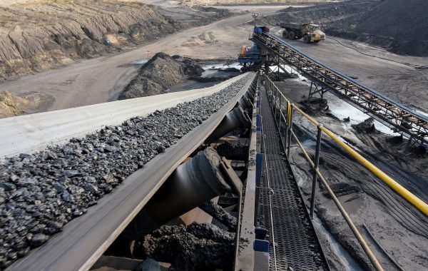 A conveyor belt for processing coal ore